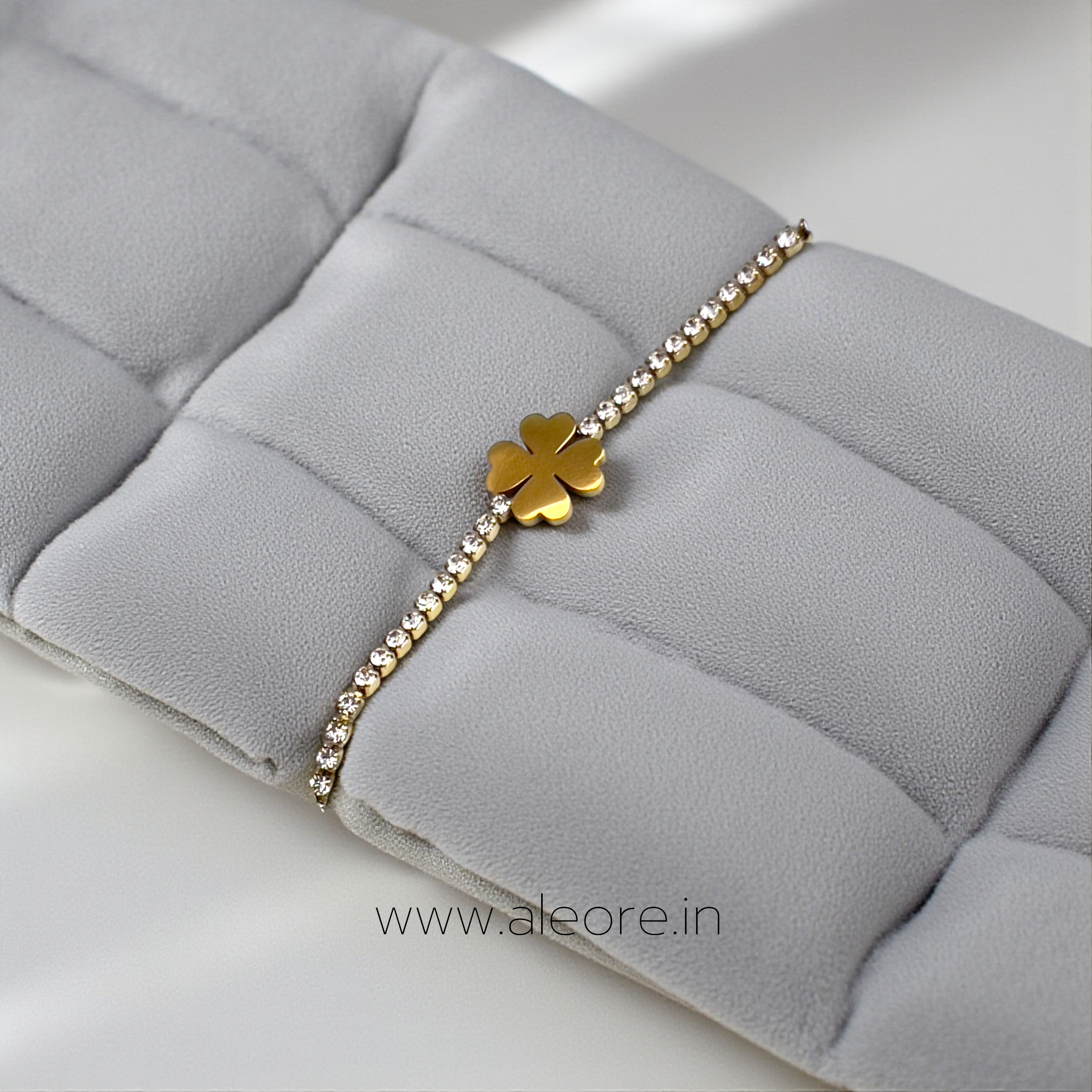 Dainty Clover Chain Bracelet