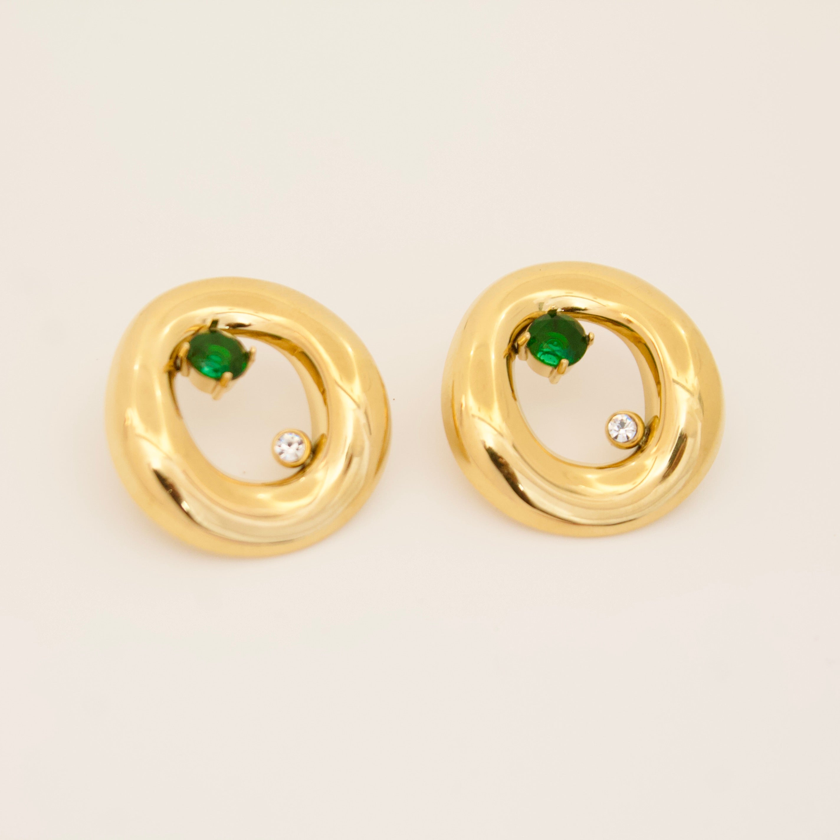 Glimmering Emerald Earring