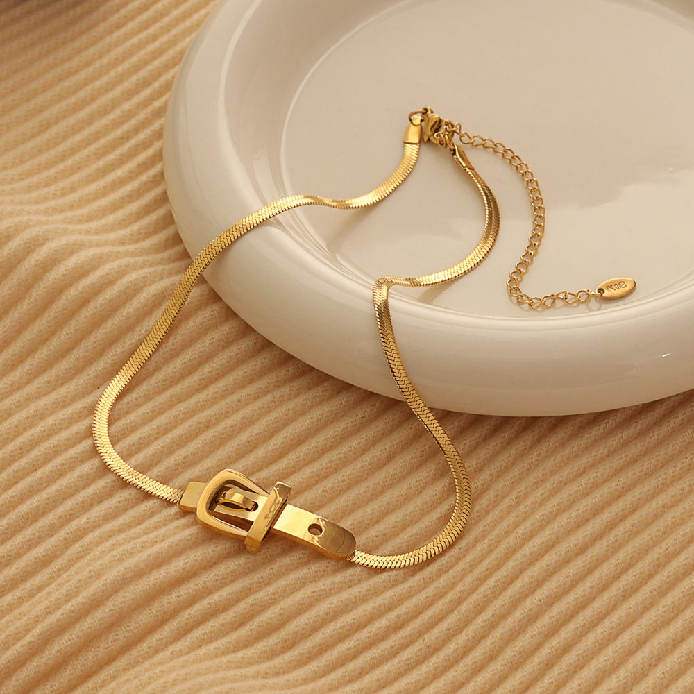 Serpent Buckle Chain