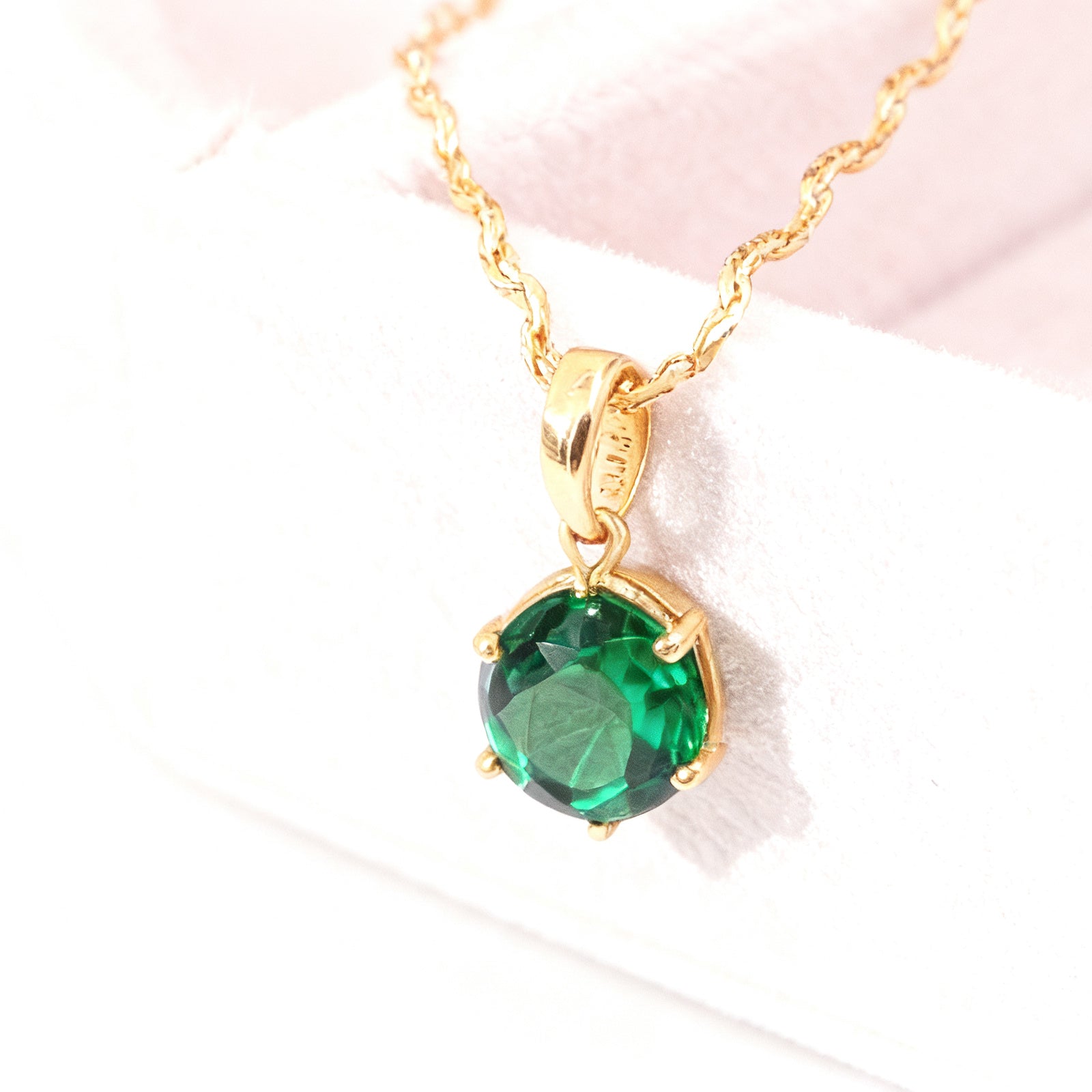 Solitaire Necklace - Green